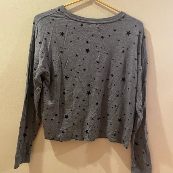 Thread & Supply that cozy life Aliza star print top size S gray & black. {211} - Picture 5 of 13